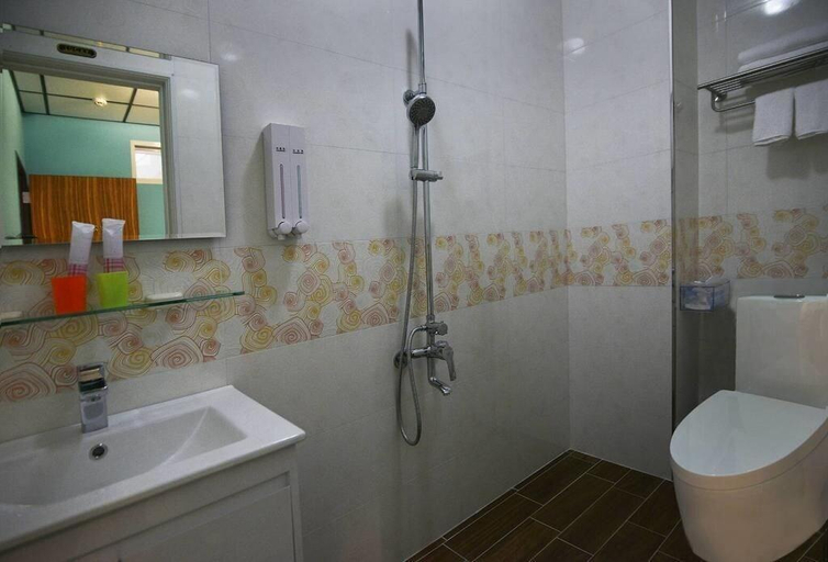 Bathroom 5, And B&B, Pingtung