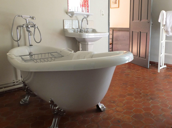 Bathroom 4, Château d'Esparron, Alpes-de-Haute-Provence
