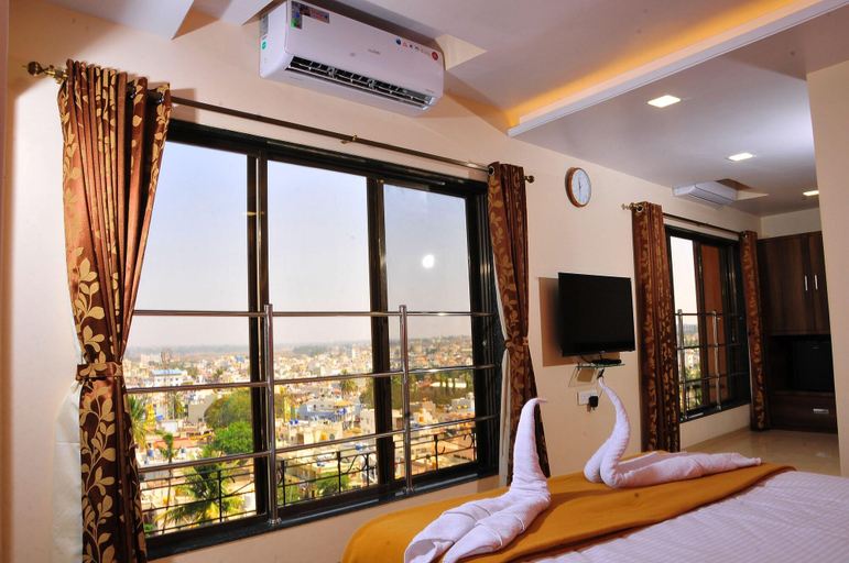 Others 4, Aakash Hotel, Hassan