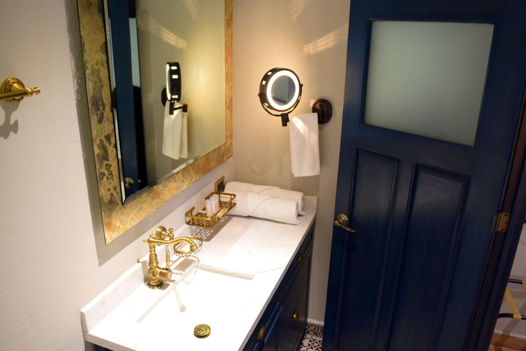 Bathroom 5, Hotel Origen, Allende