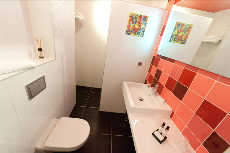 Bathroom 4, Hotel ten Cate, Emmen