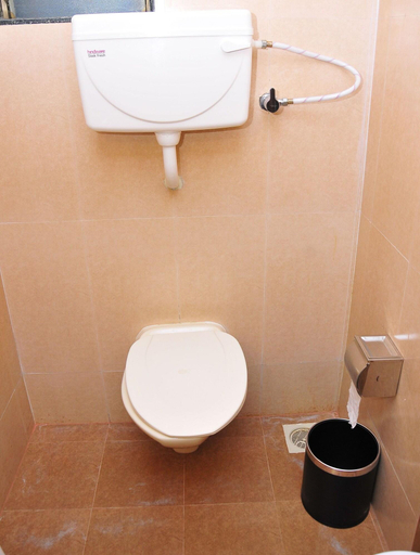 Bathroom, Aakash Hotel, Hassan