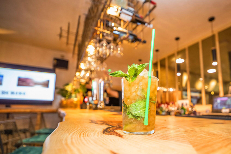 Food & Drinks