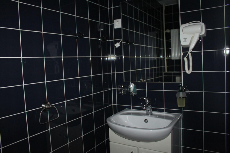 Bathroom 5, B&B Hotel Elselina, Schiedam
