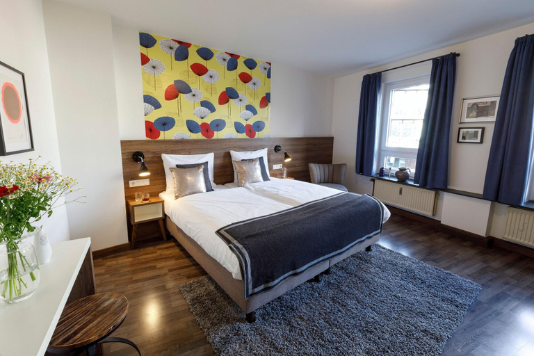 Bedroom 3, Koncept Hotel Zum Kostbaren Blut, Köln