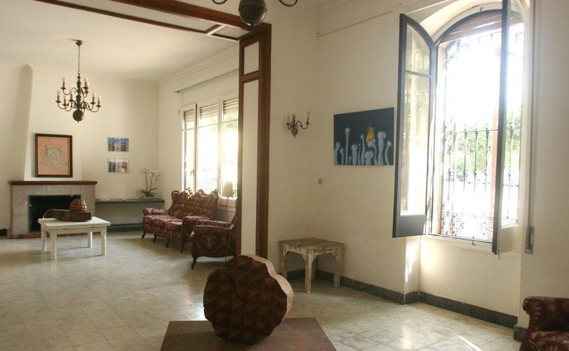 Public Area 2, Hostal Montsoliu, Girona