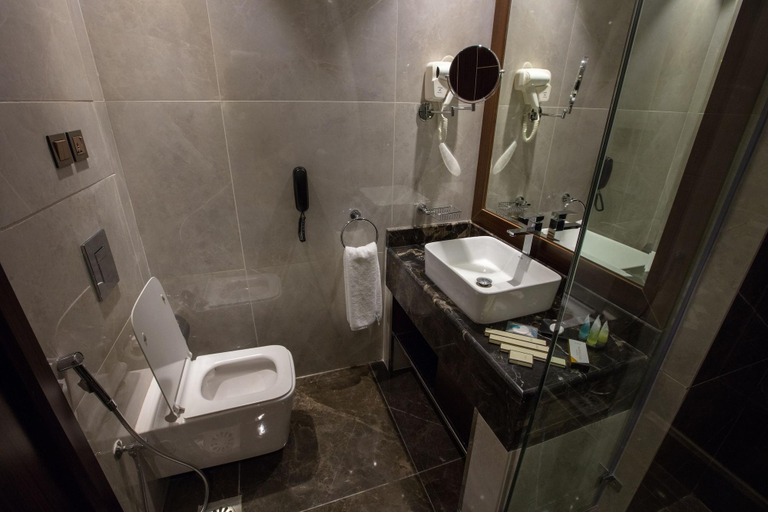 Bathroom 4, Seasons Park Hotel, Jeddah