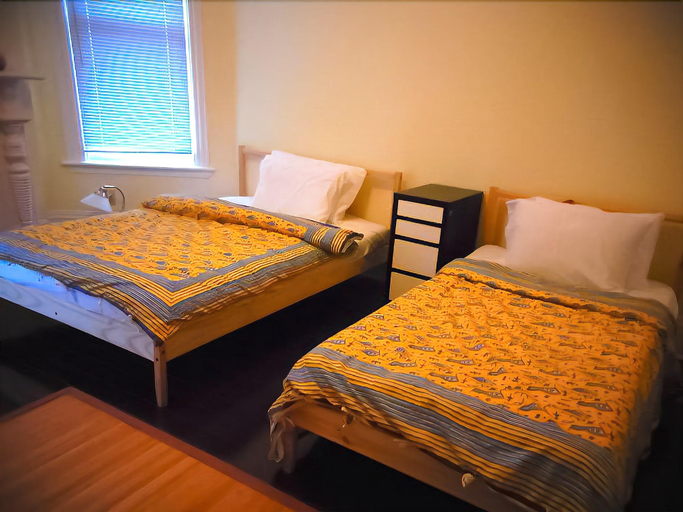 Bedroom 3, Spadina 11 Guesthouse, Toronto