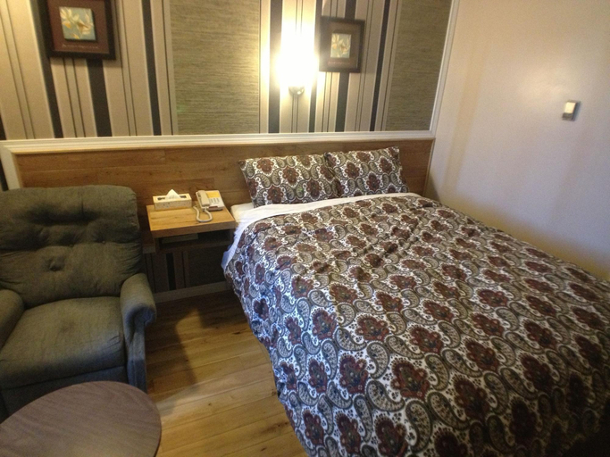 Public Area 3, Galaxy Motel, Division No. 12