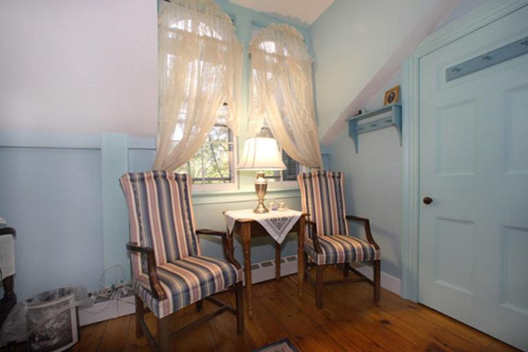 Public Area 3, Caldwell House Bed & Breakfast, Orange
