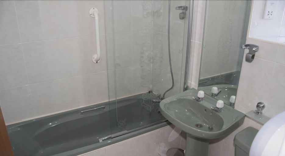 Bathroom, Moreig Hotel, Dumfries and Galloway