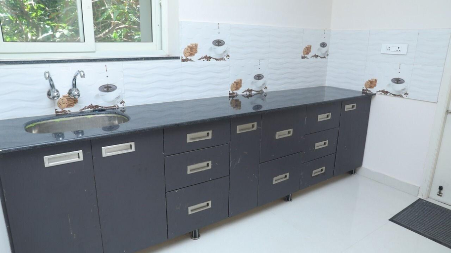 Bathroom, Brundavan Suites, Visakhapatnam