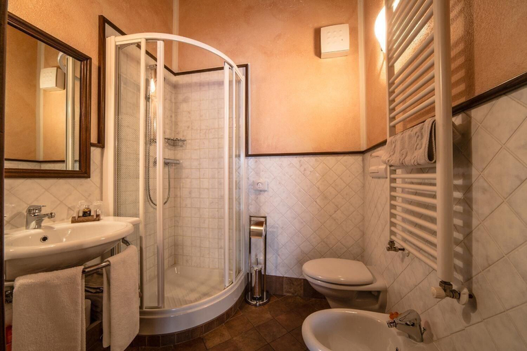 Bathroom 4, Lo Teisson, Aosta