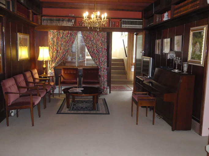 Public Area 3, Warburton Lodge, Yarra Ranges - Central
