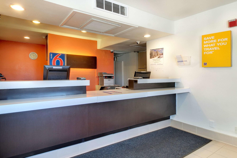 Public Area 2, Motel 6 Capitol Heights, Md - Washington, Prince George's