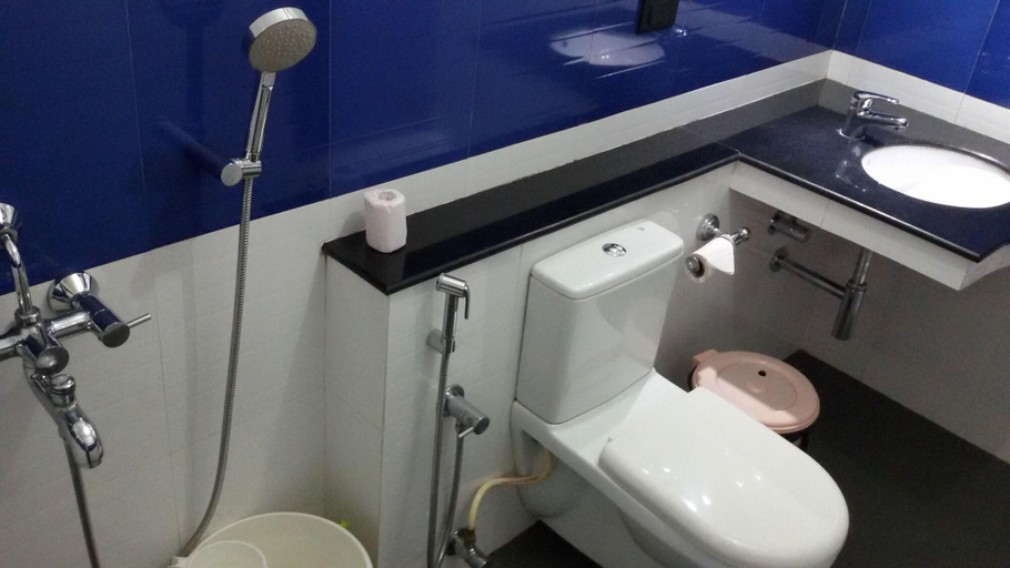 Bathroom 4, Raja Park Beach Resort, Thiruvananthapuram