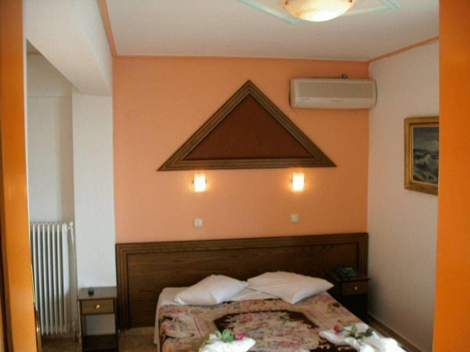 Bedroom 3, Aiolos Hotel, Central Greece