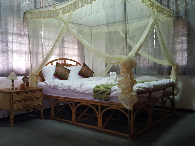 Bedroom 4, Ruenwimarn, Mae Lao
