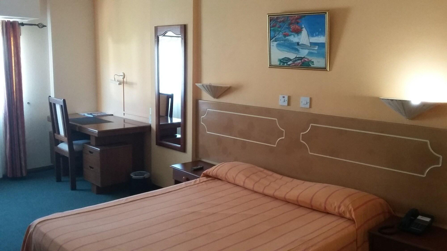 Bedroom 3, St Georges Hotel