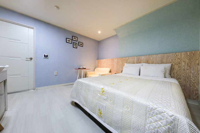 Bedroom 3, Cheongju Jjak Hotel, Cheongju