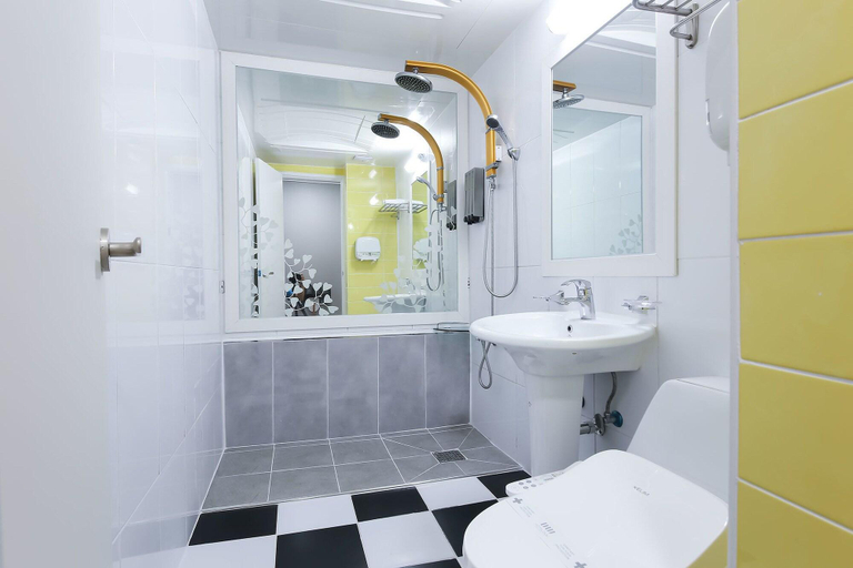 Bathroom 4, Business Hotel Duu, Buk