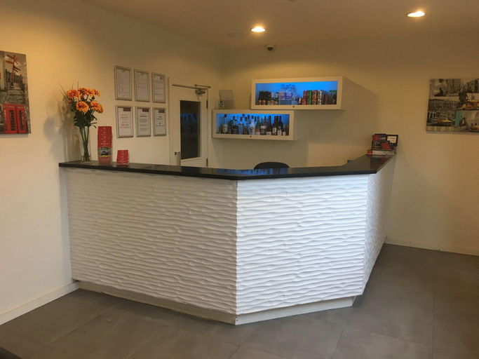 Public Area 2, Stockwood, Luton