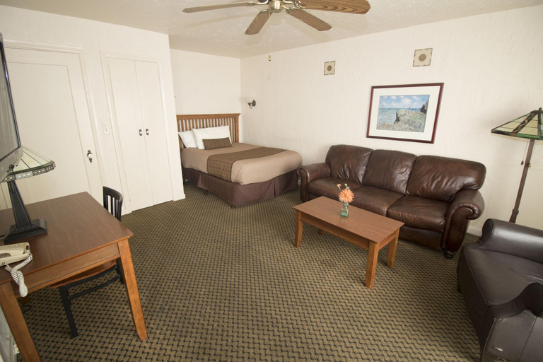 Public Area 2, Capitola Venetian Vacation Rentals, Santa Cruz