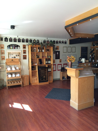 Public Area 2, Crowsnest Vineyards Guesthouse, Okanagan-Similkameen