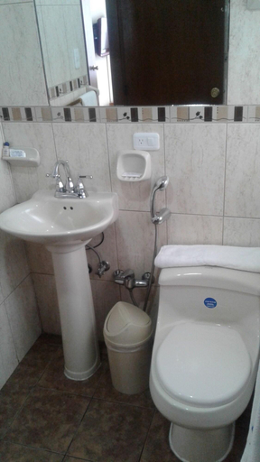 Bathroom, Galaxy Apart Hotel, Quito