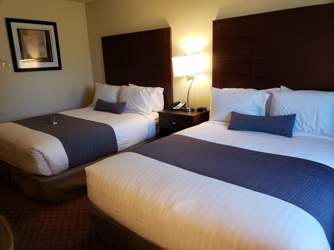 Bedroom 2, Cobblestone Inn Suites Merrill, Lincoln
