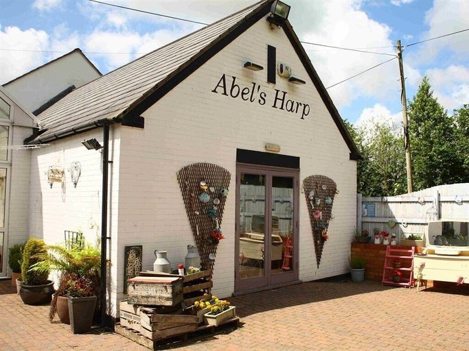 Exterior & Views 2, Abel's Harp, Shropshire