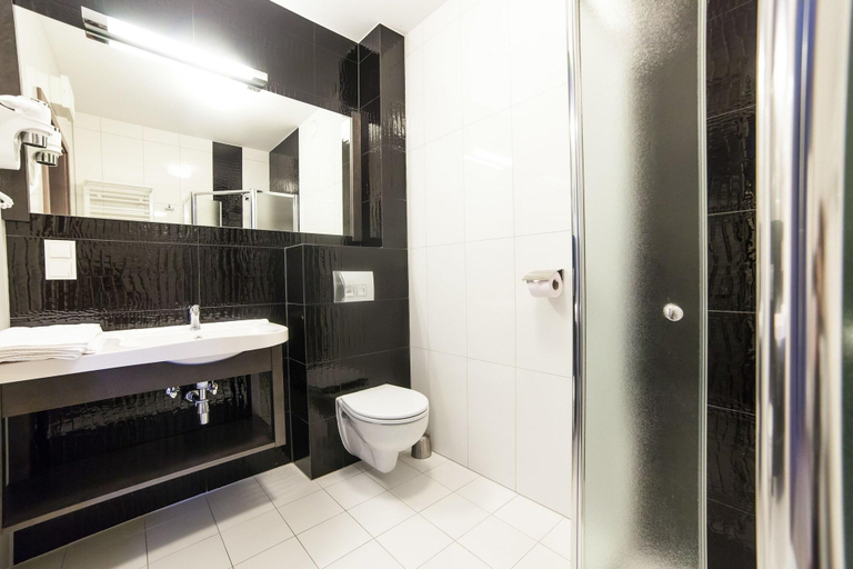 Bathroom 4, Olymp 3, Kołobrzeg