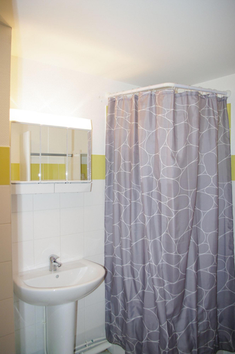 Bathroom 4, Résidence d'Artagnan, Loiret