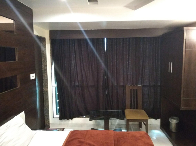 Public Area 3, Hotel Restinn, Surat