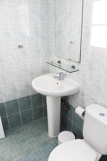 Bathroom 4, Stephanie City Apartments, Larnaca