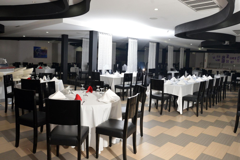 Food & Drinks 5, Regent Star Hotel