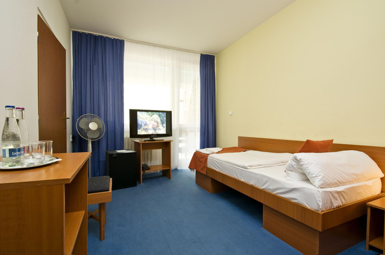Bedroom 3, Hotel Senec Lake Resort, Senec