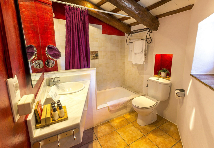 Bathroom 5, El Cau del Papibou - Adults Only, Girona