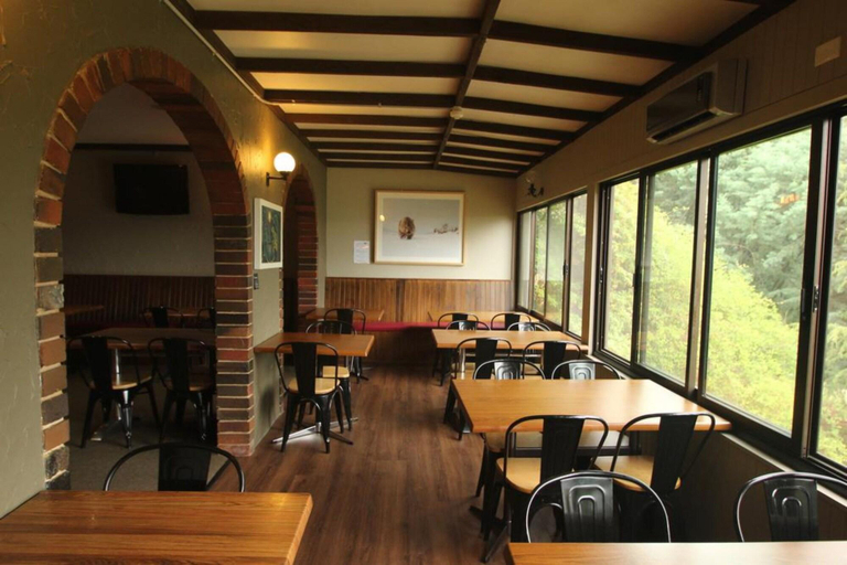 Food & Drinks 5, Jindy Inn, Snowy River