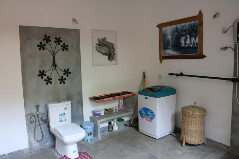Bathroom 4, Whispering Ocean, Panadura