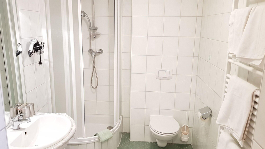 Bathroom 5, Roseggerhof, Weiz
