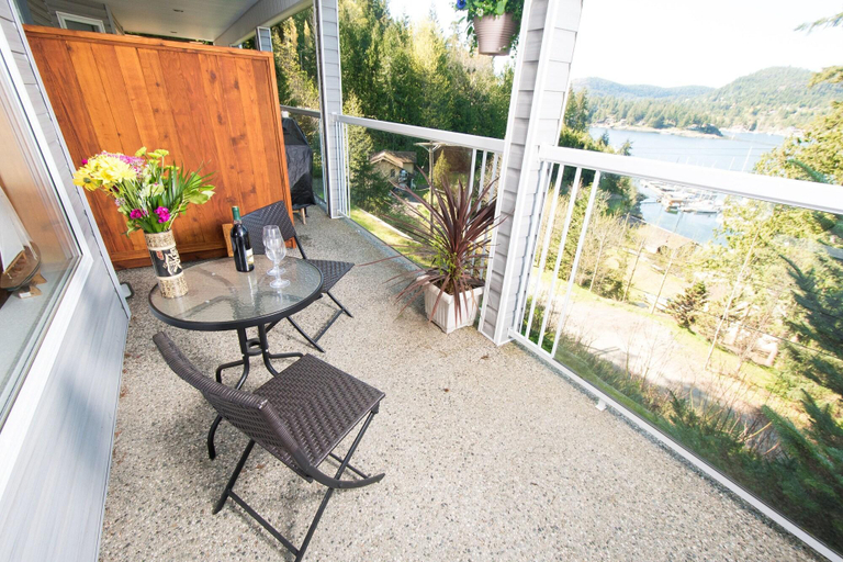 Sport & Beauty, Madeira Park Oceanview Suites, Sunshine Coast