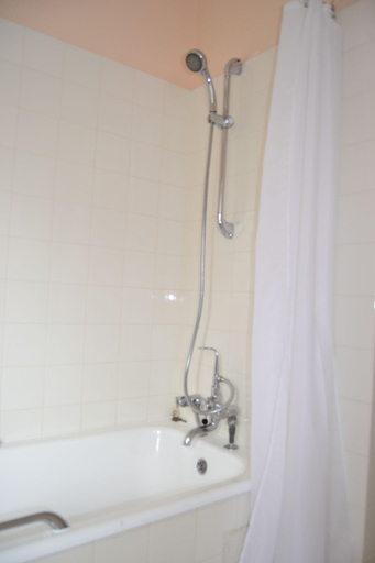 Bathroom 3, The Harare Club, Harare