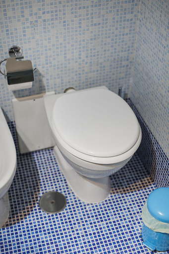 Bathroom 4, Home Marty, Napoli