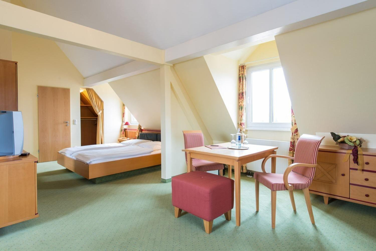 Bedroom 4, Hotel Eisbach, Westerwaldkreis