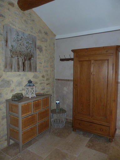Bathroom 5, Mas des Rabasses, Vaucluse