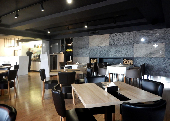 Food & Drinks 5, Penzion Set, Košice II
