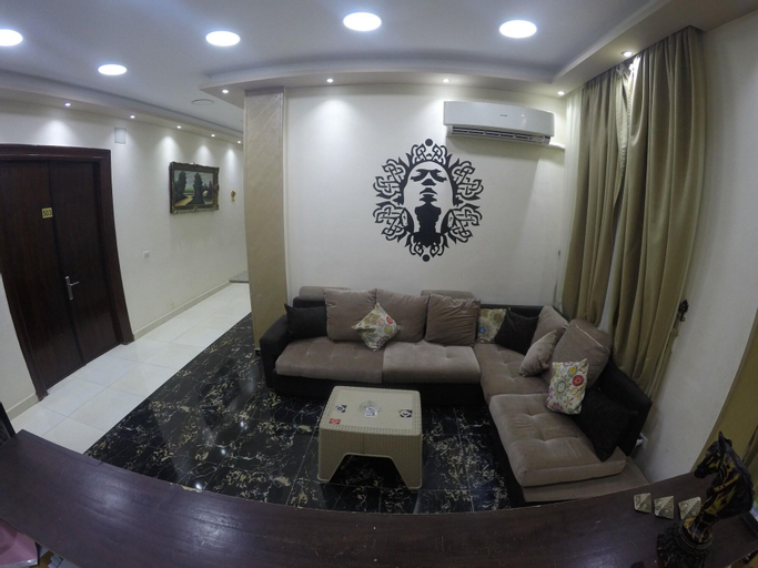 New City Hotel, Qasr an-Nil