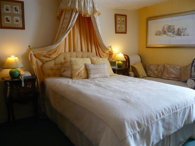 Bedroom 2, Meryan House Hotel, Somerset