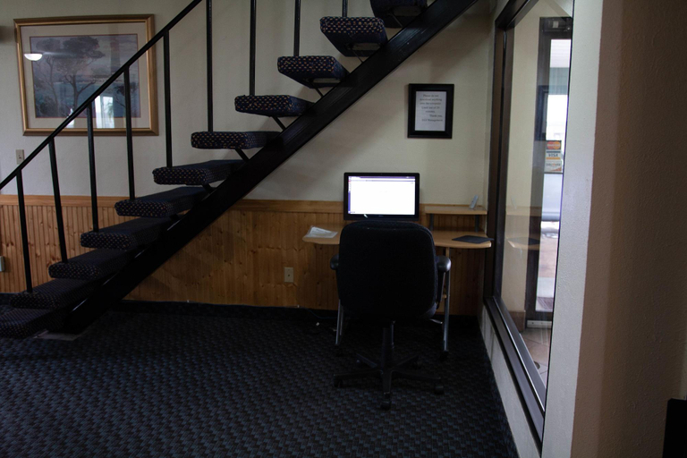 Public Area 3, East Grand Inn, Polk